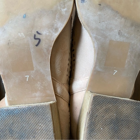 Jeffrey Campbell Tagloni Tan Beige Laser Cut Suede Boho Festival Booties SZ 7 - Picture 10 of 12